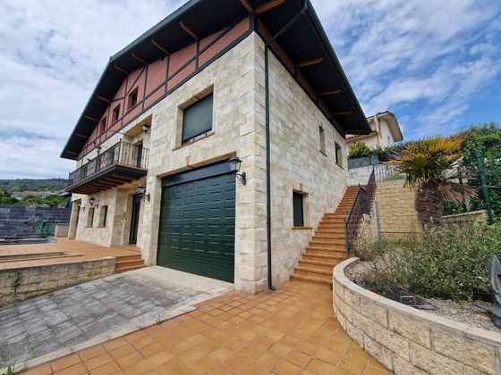 Foto 2 de Casa en venda a Valle de Mena de 7 habitacions amb terrassa i piscina
