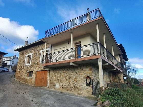 Foto 1 de Casa en venda a Carranza de 3 habitacions amb terrassa i garatge