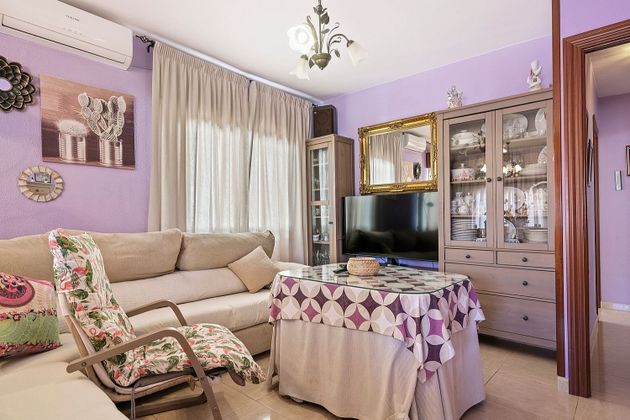 Foto 2 de Piso en venta en Pedregalejo de 2 habitaciones con terraza y aire acondicionado