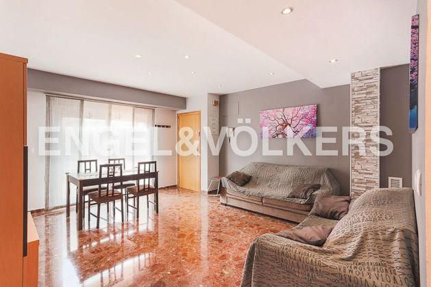 Foto 2 de Àtic en venda a Ayuntamiento - Centro de 2 habitacions amb terrassa i garatge
