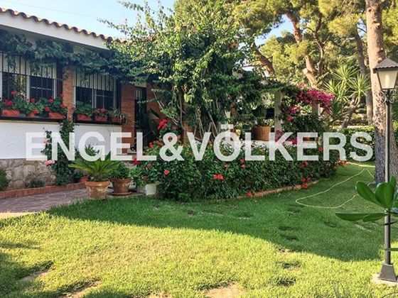 Foto 2 de Chalet en venta en Torreón - La Almadraba de 4 habitaciones con terraza y jardín