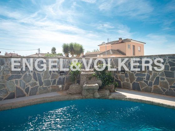 Foto 2 de Chalet en venta en Casco Urbano de 3 habitaciones con terraza y piscina