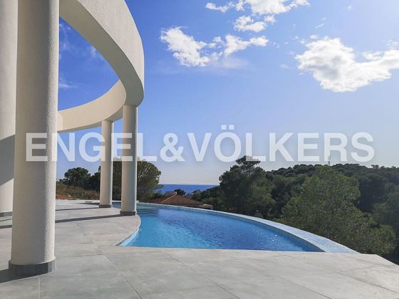 Foto 2 de Xalet en venda a El Balcó - Jaume I de 5 habitacions amb terrassa i piscina