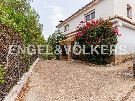 Foto 2 de Chalet en venta en Simat de la Valldigna de 6 habitaciones con terraza y piscina