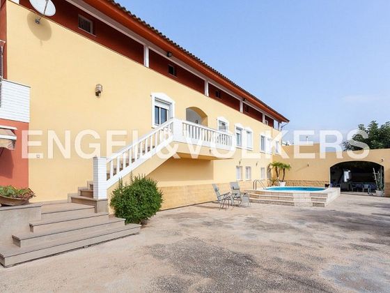 Foto 1 de Casa rural en venta en Oliva pueblo de 7 habitaciones con terraza y piscina