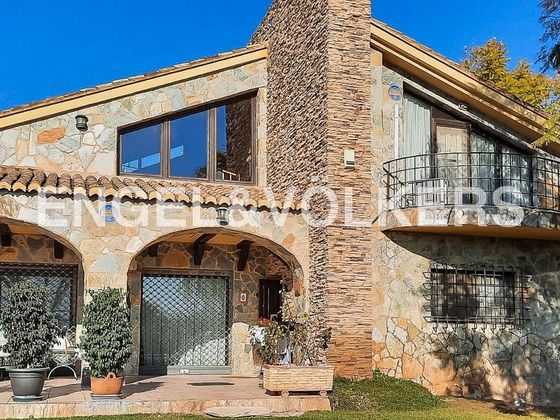 Foto 1 de Xalet en venda a Los Monasterios-Alfinach de 6 habitacions amb terrassa i piscina