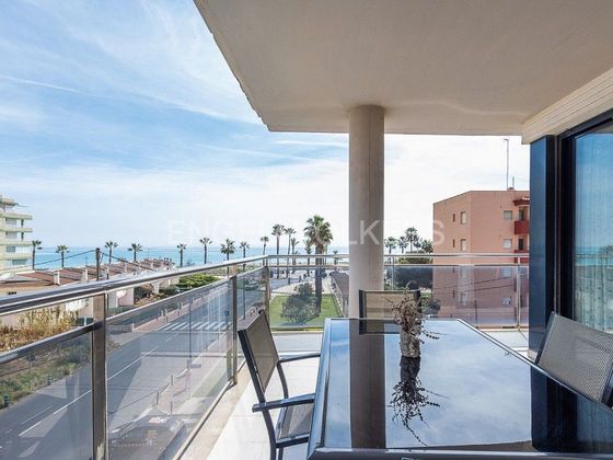Foto 1 de Venta de piso en Playa norte de 2 habitaciones con terraza y piscina