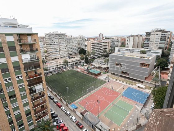 Foto 1 de Venta de piso en Jaume Roig de 5 habitaciones con terraza y garaje