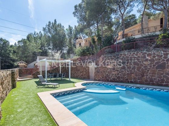 Foto 1 de Chalet en venta en Centro - El Castillo de 5 habitaciones con terraza y piscina