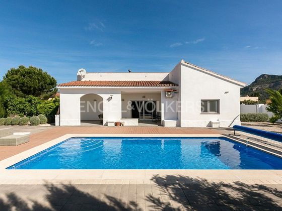 Foto 1 de Chalet en venta en Palma de Gandía de 3 habitaciones con piscina y aire acondicionado