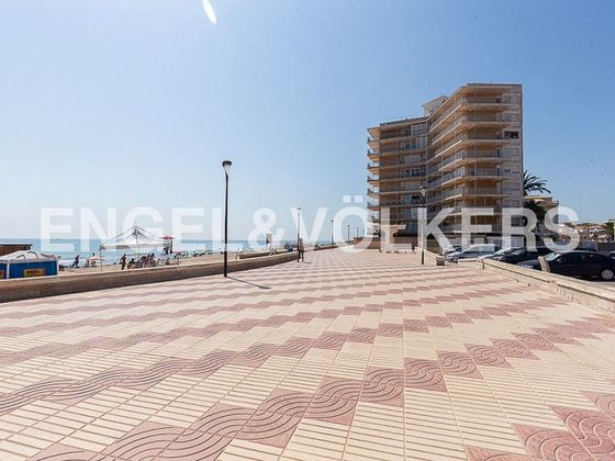 Foto 2 de Alquiler de piso en El Perellonet de 3 habitaciones con terraza y garaje