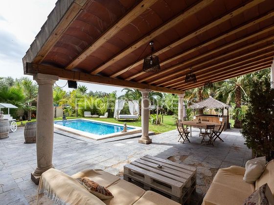 Foto 1 de Xalet en venda a Benaguasil de 5 habitacions amb terrassa i piscina