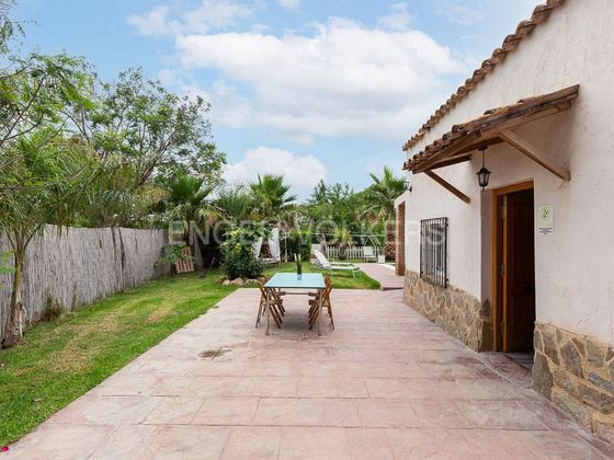 Foto 2 de Xalet en venda a Benaguasil de 6 habitacions amb terrassa i piscina