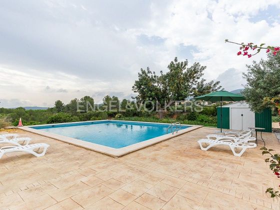 Foto 2 de Casa rural en venta en Montroy de 4 habitaciones con terraza y piscina