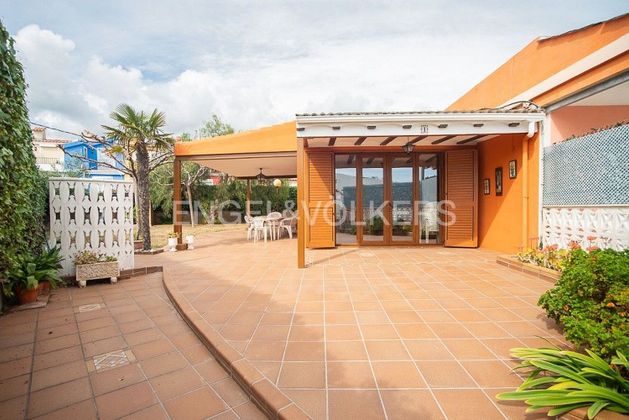 Foto 1 de Casa adosada en venta en Zona Playa Morro de Gos de 3 habitaciones con terraza y jardín