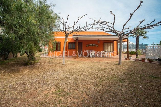 Foto 2 de Casa adosada en venta en Zona Playa Morro de Gos de 3 habitaciones con terraza y jardín