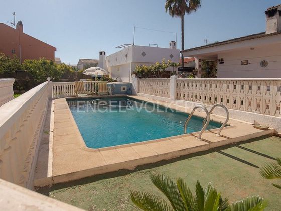 Foto 2 de Chalet en venta en Casco Urbano de 3 habitaciones con terraza y piscina