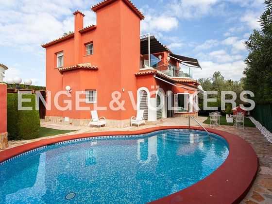 Foto 2 de Xalet en venda a Oliva Nova de 2 habitacions amb terrassa i piscina