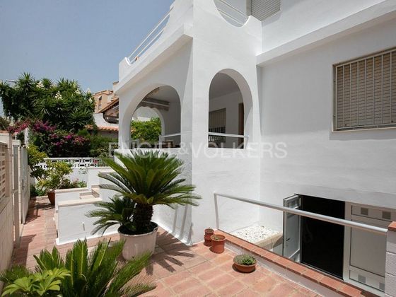 Foto 1 de Venta de casa en El Perelló - Les Palmeres - Mareny de Barraquetes de 4 habitaciones con terraza y balcón