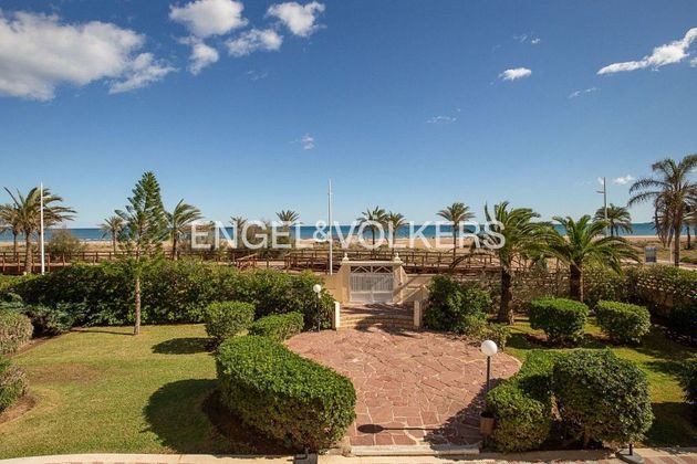 Foto 2 de Pis en venda a Playa de Gandia de 4 habitacions amb terrassa i piscina