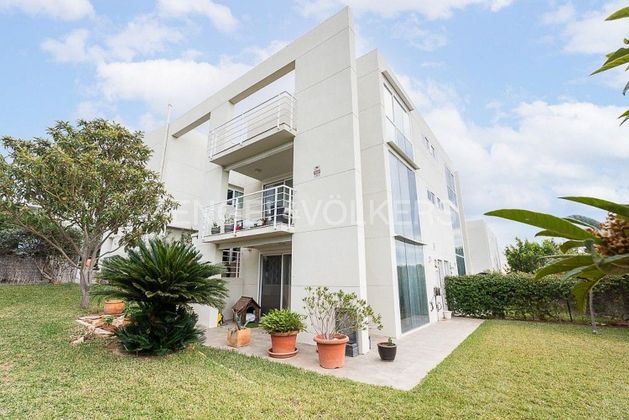 Foto 1 de Casa en venta en Nueva Santa Barbara - Cruz de Gracia de 3 habitaciones con terraza y piscina