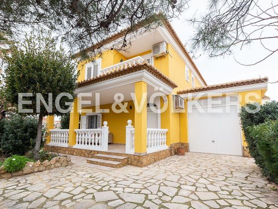 Foto 1 de Xalet en venda a La Vega - Marenyet de 5 habitacions amb terrassa i piscina