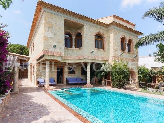 Foto 2 de Alquiler de chalet en Benifaió de 4 habitaciones con terraza y piscina