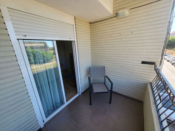 Foto 2 de Piso en alquiler en La Creu Coberta de 3 habitaciones con terraza y garaje