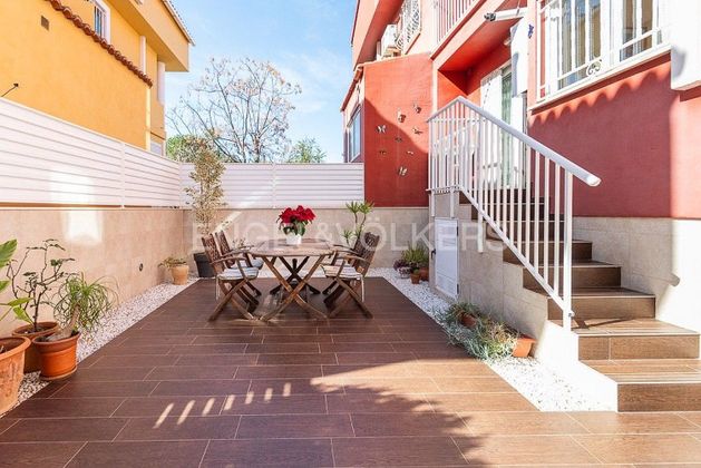 Foto 1 de Venta de casa en Picanya de 6 habitaciones con terraza y jardín