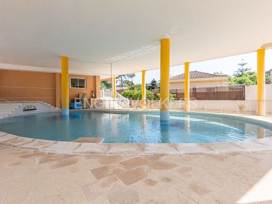 Foto 1 de Chalet en venta en La Cañada de 8 habitaciones con terraza y piscina