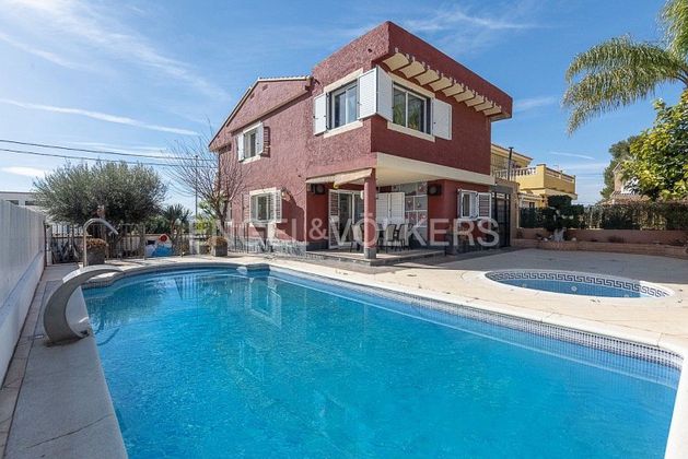 Foto 1 de Xalet en venda a Rascanya de 4 habitacions amb terrassa i piscina