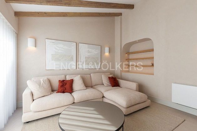 Foto 2 de Àtic en lloguer a La Seu de 4 habitacions amb terrassa i mobles