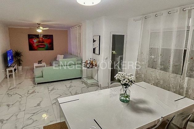 Foto 2 de Alquiler de piso en Montolivet de 1 habitación con muebles y balcón