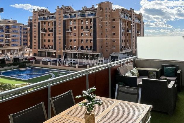 Foto 1 de Piso en venta en Parque Sensal de 3 habitaciones con terraza y piscina