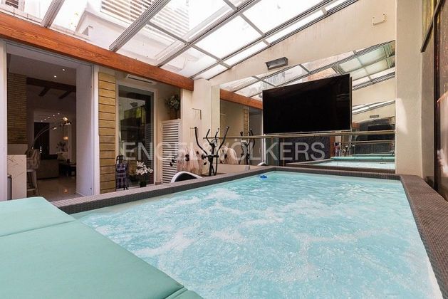 Foto 2 de Dúplex en venda a El Botànic de 3 habitacions amb terrassa i piscina