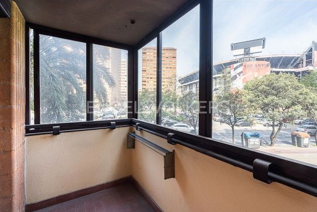 Foto 1 de Venta de piso en Mestalla de 4 habitaciones con garaje y balcón
