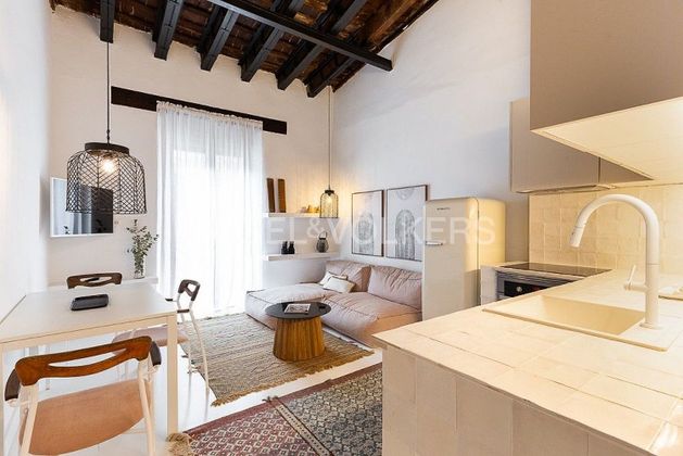 Foto 2 de Alquiler de piso en Sant Francesc de 2 habitaciones con muebles y balcón