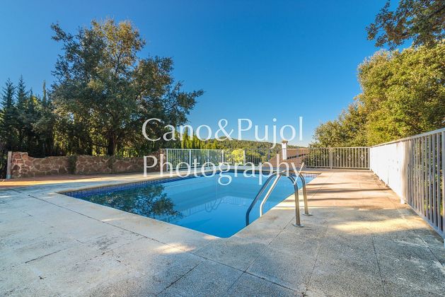 Foto 2 de Xalet en venda a Castellví de Rosanes de 4 habitacions amb terrassa i piscina
