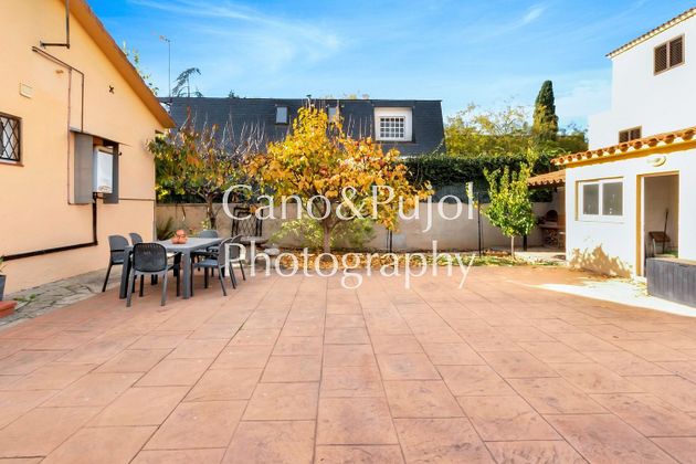 Foto 2 de Chalet en venta en Mira-sol de 3 habitaciones con piscina y jardín