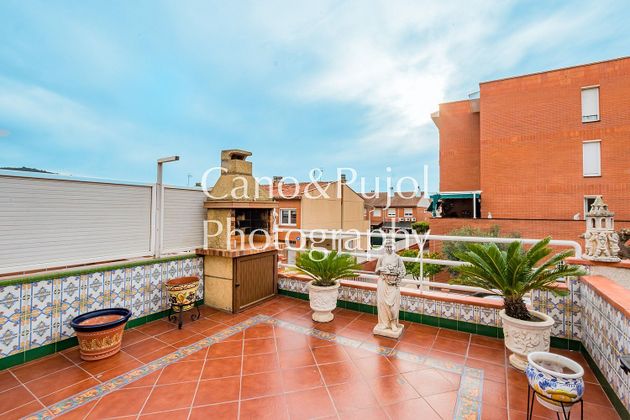 Foto 1 de Venta de casa en Montmeló de 3 habitaciones con terraza y garaje