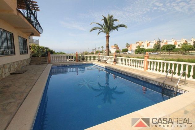 Foto 1 de Xalet en venda a Caleta de Vélez de 4 habitacions amb terrassa i piscina