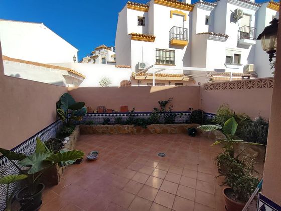 Foto 2 de Casa en venta en Viña Málaga de 3 habitaciones con terraza y garaje