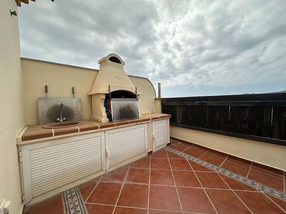 Foto 2 de Àtic en venda a Camino Algarrobo - Las Arenas de 2 habitacions amb terrassa i aire acondicionat