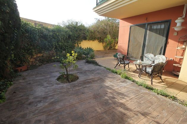 Foto 1 de Piso en venta en Viña Málaga de 3 habitaciones con terraza y piscina
