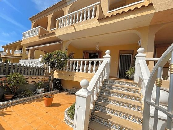 Foto 2 de Casa adossada en venda a El Perelló - Les Palmeres - Mareny de Barraquetes de 4 habitacions amb terrassa i garatge