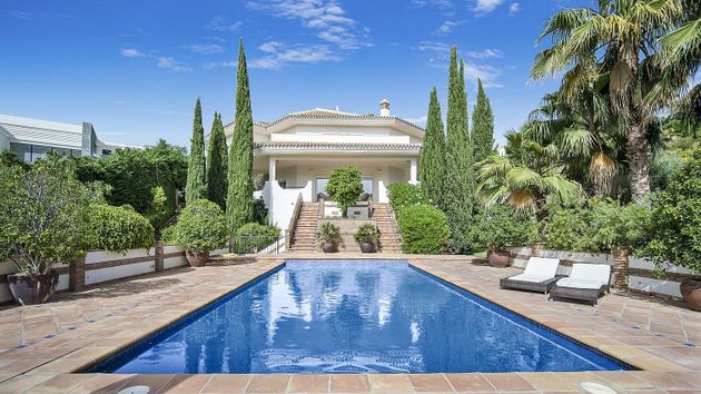Foto 1 de Venta de chalet en Los Naranjos - Las Brisas de 6 habitaciones con terraza y piscina