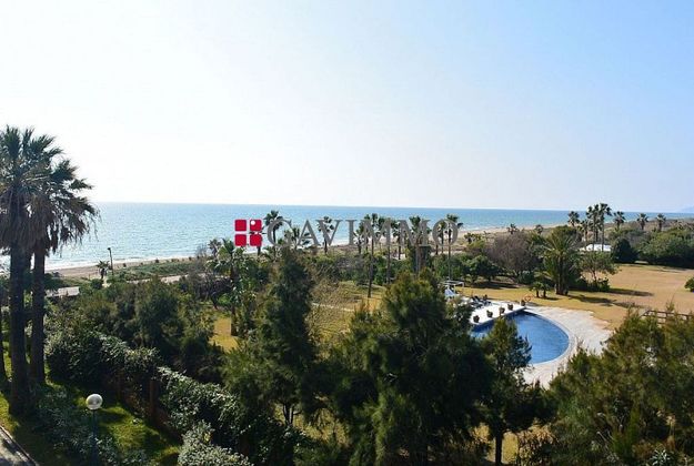 Foto 1 de Pis en venda a Gavà Mar de 4 habitacions amb terrassa i piscina