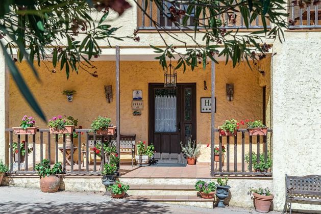 Foto 2 de Casa en venda a calle La Cerca de 10 habitacions amb terrassa i piscina