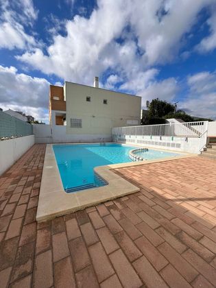 Foto 2 de Casa en venda a calle Llevant de 4 habitacions amb terrassa i piscina