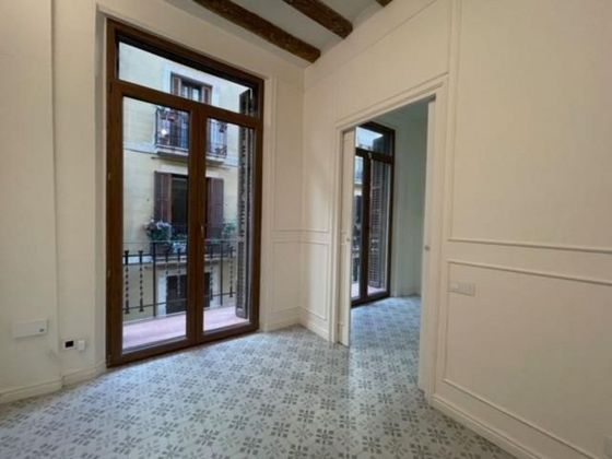 Foto 1 de Piso en venta en El Gòtic de 2 habitaciones con balcón y aire acondicionado